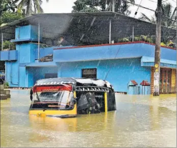  ?? RAJ K RAJ/HT FILE ?? The recent floods in Kerala had left a trail of destructio­n. The IPCC report has warned of similar extreme weather events around the world if global warming is not curtailed.