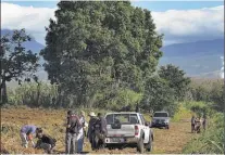  ??  ?? Sin identifica­r. La osamenta fue traslada hacia el Instituto de Medicina Legal de Sonsonate.