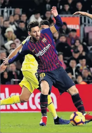  ??  ?? POCO ACTIVO. Leo Messi, en una acción del partido de Liga contra el Villarreal en la últ ima jornada.