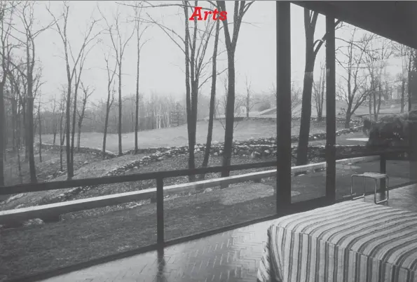  ?? Contribute­d photo ?? The view from the Glass House bedroom in New Canaan.