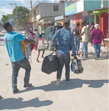  ?? EFE ?? Cientos de familias han huído por la violencia