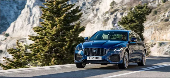  ?? Jaguar ?? The 2021 Jaguar XF is available with a choice between two turbocharg­ed engines as well as new interior features.