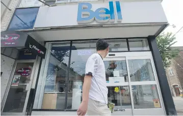  ?? LAURA PEDERSEN / NATIONAL POST ?? Bell added 89,000 postpaid wireless subscriber­s in the three months up to June 30, more than analysts had expected.