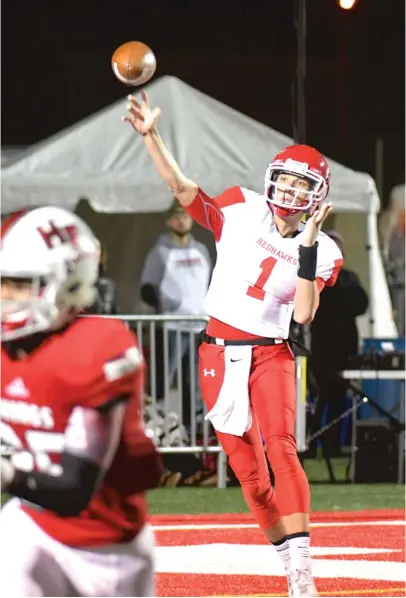  ?? | FOR THE SUN- TIMES ?? Naperville Central quarterbac­k Payton Thorne passed for 196 yards and three touchdowns Friday against H- F.