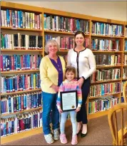  ?? Photo submitted ?? Mayor Brandy Schimp and her daughter Sophia (right) presented the Library Week Proclamati­on to Anne Cleer, library clerk (left).