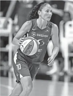  ?? MARY HOLT/USA TODAY SPORTS ?? Seattle Storm guard Sue Bird controls the ball during Game 2 of a 2020 WNBA semifinal series against the Minnesota Lynx.