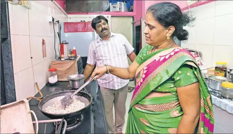  ?? PRATHAM GOKHALE/HT PHOTO ?? Umesh Rudrap (Left) and his wife Manju at their residence at Kondhwa in Pune.