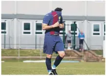  ?? Picture: Tom Phillips ?? HIDING AWAY Jack Chandler after his penalty was saved by Chris Grace