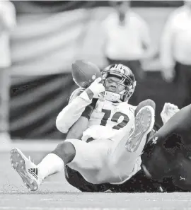  ?? DERICK E. HINGLE/USA TODAY SPORTS ?? Wide receiver JuJu Smith-Schuster fumbles during the Steelers’ final drive.