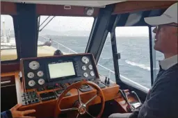  ??  ?? A bord d’un Sasga Menorquin 42 à Palma le mois dernier. Sortie dans une mer musclée lors de nos essais du système à lames Humphree. Son efficacité permet de réduire le roulis de plus de 50 %.