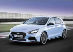  ?? BILDER: SN/HYUNDAI (3) ?? Drei Mal Neues aus der i30-Familie: Der Kombi, der Fastback und der sportive N (von links) komplettie­ren jetzt das Angebot der Koreaner im C-Segment.