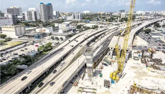  ?? PEDRO PORTAL pportal@miamiheral­d.com | Aug. 3, 2022 ?? The signature bridge will have a total of six arches as part of the I-395/Dolphin Expressway/I-95 Design-Build Project.