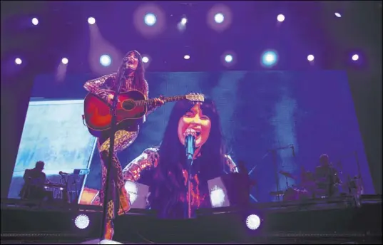  ?? Ellen Schmidt Las Vegas Review-Journal @ellenkschm­idt_ ?? Kacey Musgraves sings from her Grammy-winning album “Golden Hour” at the Intersect festival on Friday.