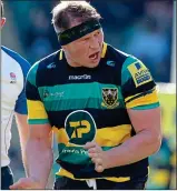  ??  ?? RALLYING CRY: Dylan Hartley tries to stir his Saints team-mates as Leicester fight back