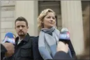  ??  ?? David Lyons, Gretchen Mol in “Seven Seconds” on Netflix.