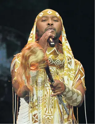  ?? Picture: GALLO IMAGES / FRENNIE SHIVAMBU ?? FLYING FLAG HIGH: Musician Vusi Nova won best engineered album for ‘Manyan-nyan’ by Robin Walsh at the Samas over the weekend.