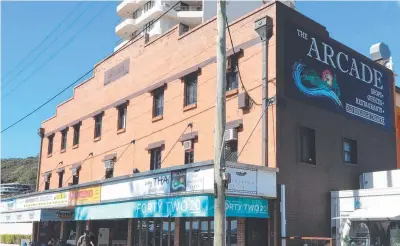  ?? Picture: GLENN HAMPSON ?? The iconic Old Burleigh Theatre Arcade has been sold and its fate depends on the success of a last-minute bid by Gold Coast City Council to preserve it.