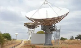  ??  ?? One of SANSA’s ground based antenna at its Hartebeesh­oek facility.