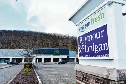  ?? Alexander Soule/Hearst Connecticu­t Media file photo ?? The planned Amazon Fresh storefront on Candlewood Lake Road in Brookfield last March. After Amazon Fresh pulled out, Springfiel­d, Mass.-based Big Y announced last month it has acquired the space and will open a store there.