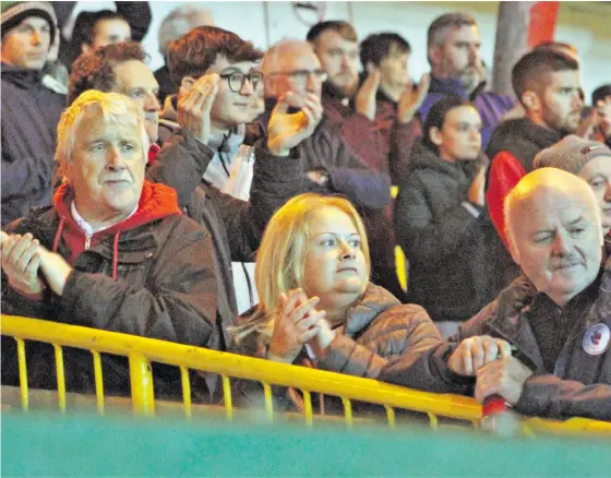  ?? PICTURE BY ALAN FINN ?? Supporters applaud Sligo Rovers after their 0-0 draw with Derry City at The Showground­s on Monday night.