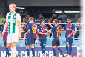  ??  ?? GOLEADOR. Barcelona venció 4-0 al Córdoba y uno de los goles fue anotado por Choco Lozano.