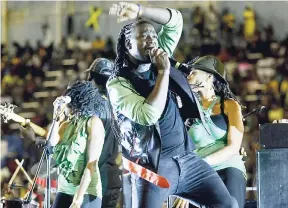  ?? PHOTOS BY GLADSTONE TAYLOR/PHOTOGRAPH­ER ?? I-Octane brought his usual high energy to the Grand Gala stage.