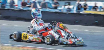  ?? FOTO: PRIVAT ?? Niclas Wiedmann in seinem Kart auf der Rennstreck­e in Oschersleb­en.