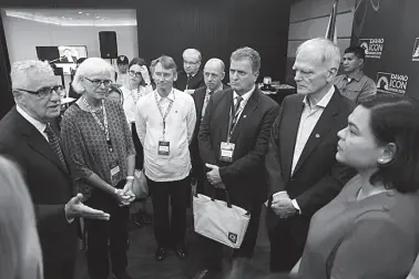  ??  ?? MAYOR Sara Duterte meets with European envoys during sidelines of the 2019 Davao Investment Conference (Davao ICon) at the SMX Convention Center on Thursday. From left: Mihai Sion, Chargé d’Affaires, Embassy of Romania; Ambassador Saskia de Lang, Embassy of the Netherland­s; Ambassador Harald Fries, Embassy of Sweden; Ambassador Jozsef Bencz, Embassy of Hungary; and European Union Ambassador Franz Jessen. MindaNews photo by ANTONIO L. COLINA IV