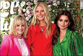  ??  ?? FAMOUS FRIENDS: Twiggy, left, and Penelope Cruz, right, joined Gwyneth