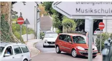  ?? RP-FOTO/ARCHIV: ACHIM BLAZY ?? Viele Autofahrer nutzen die Eichstraße, um die Innenstadt zu umfahren. Das ärgert die Anwohner.