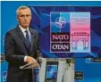  ?? ?? Nato-chef Stoltenber­g will die Ukraine energisch unterstütz­en. Foto: