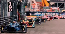  ??  ?? Un momento della scorsa stagione della F.E: iridato 2017 è Di Grassi