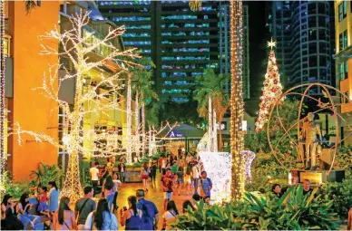  ??  ?? The Forest of Lights in Eastwood City enchants you as you walk through the woods of sparkling creatures of the night.