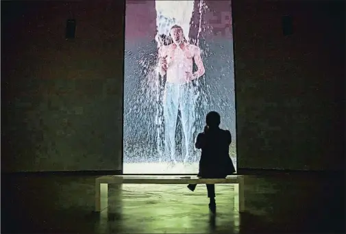  ?? JAVIER ZORRILLA / EFE ?? Imagen de Nacimiento invertido (2014), la obra más reciente que se expone en el Guggenheim Bilbao