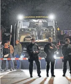  ?? FOTO: AP. ?? ►► El autobús del Dortmund, minutos después de la explosión de los artefactos, el 11 de abril.