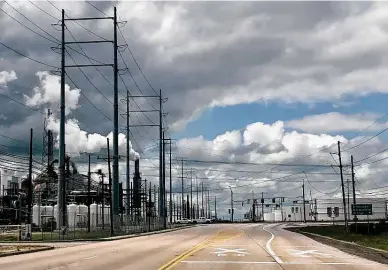  ?? Staff file photo ?? Valero is building a renewable diesel production facility at its Port Arthur refinery that will be completed in 2023.