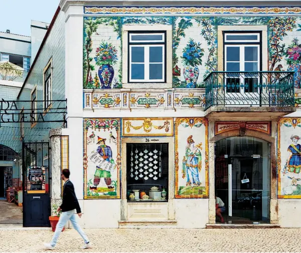  ??  ?? A vida Portuguesa Es el templo del diseño luso, desde menaje y objetos para la casa a perfumería. También moda, souvenirs o productos gourmet. Anchieta, 11.