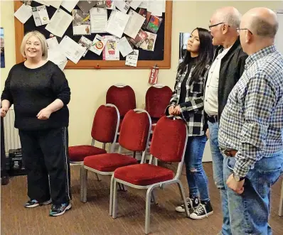  ?? ?? Vicar of Dibley in rehearsal.