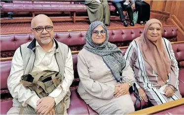  ?? MWANGI GITHAHU African News Agency (ANA) ?? MUHAMMED Haron, left, wife Mumtaz and cousin Zainal Makde in Western Cape High Court. |