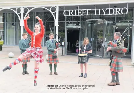  ??  ?? Piping up Charlie, Richard, Louisa and Stephen Leckie with dancer Ellie Closs at the Hydro