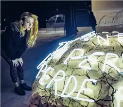  ??  ?? Ricerca L’igloo è per Merz l’archetipo della terra, della natura, del rifugio