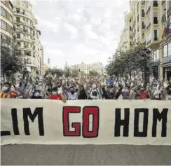  ?? // SUPERDEPOR­TE ?? La afición del Valencia, en pie de guerra