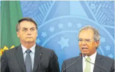  ?? FOTO: JORGE WILLIAM/IMAGO IMAGES ?? Seite an Seite in Brasilien: Präsident Jair Bolsonaro (links) und General Augusto Heleno.