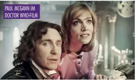  ??  ?? PAUL MCGANN IM DOCTOR WHO-FILM