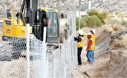  ??  ?? La construcci­ón de la barrera fue una de las principale­s promesas de campaña del republican­o.