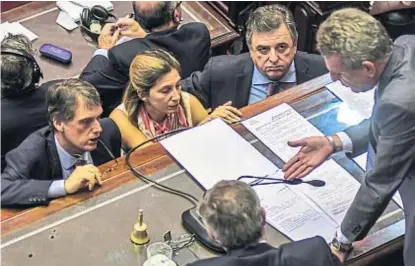  ?? (FEDERICO LÓPEZ CLARO) ?? Juntos. Kosiner, Lospennato, Negri y Rossi dialogan con el presidente Emilio Monzó.