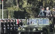  ?? EFE ?? Desfile. El presidente Andrés Manuel López Obrador, saluda a las fuerzas armadas cuando pasaba revista a elementos de la Defensa Nacional.