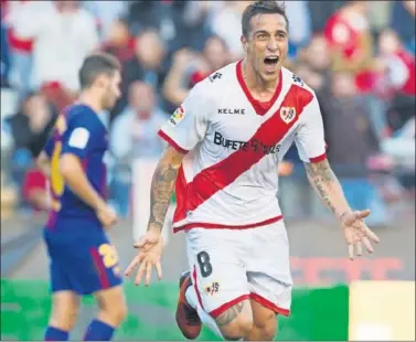  ??  ?? PROTAGONIS­TA. Trejo celebra el gol del triunfo marcado ante el Barcelona B.