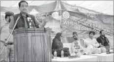  ??  ?? BAHAWALPUR
Special Assistant to the Prime Minister on Climate Change, Malik Amin Aslam addressing the participan­ts after inaugurati­on of Spring Tree Plantation Programme at Lal Suhanra. -APP