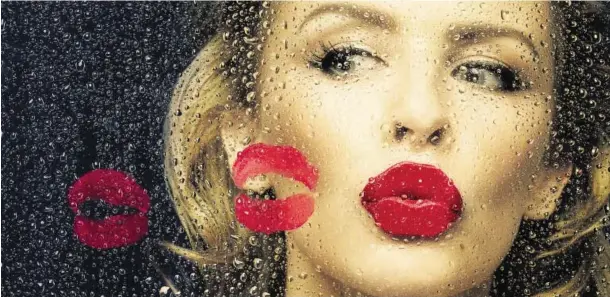  ?? Bild: SN/MLK ?? „Kiss Me Once“: Seit demWochene­nde gibt es das neue Album, am 23. 10. singt Kylie Minogue in der Wiener Stadthalle.